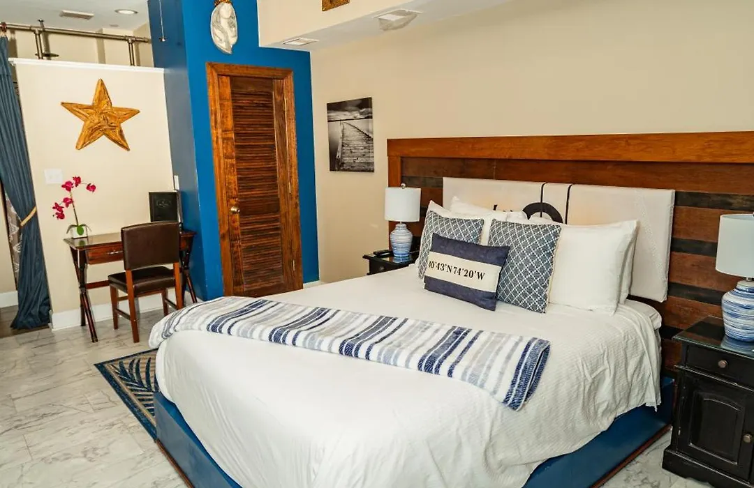 Water'S Edge Inn - Adults Only-1